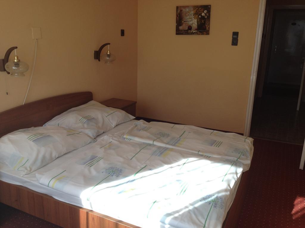 Hotel Family Балатонфельвар Номер фото