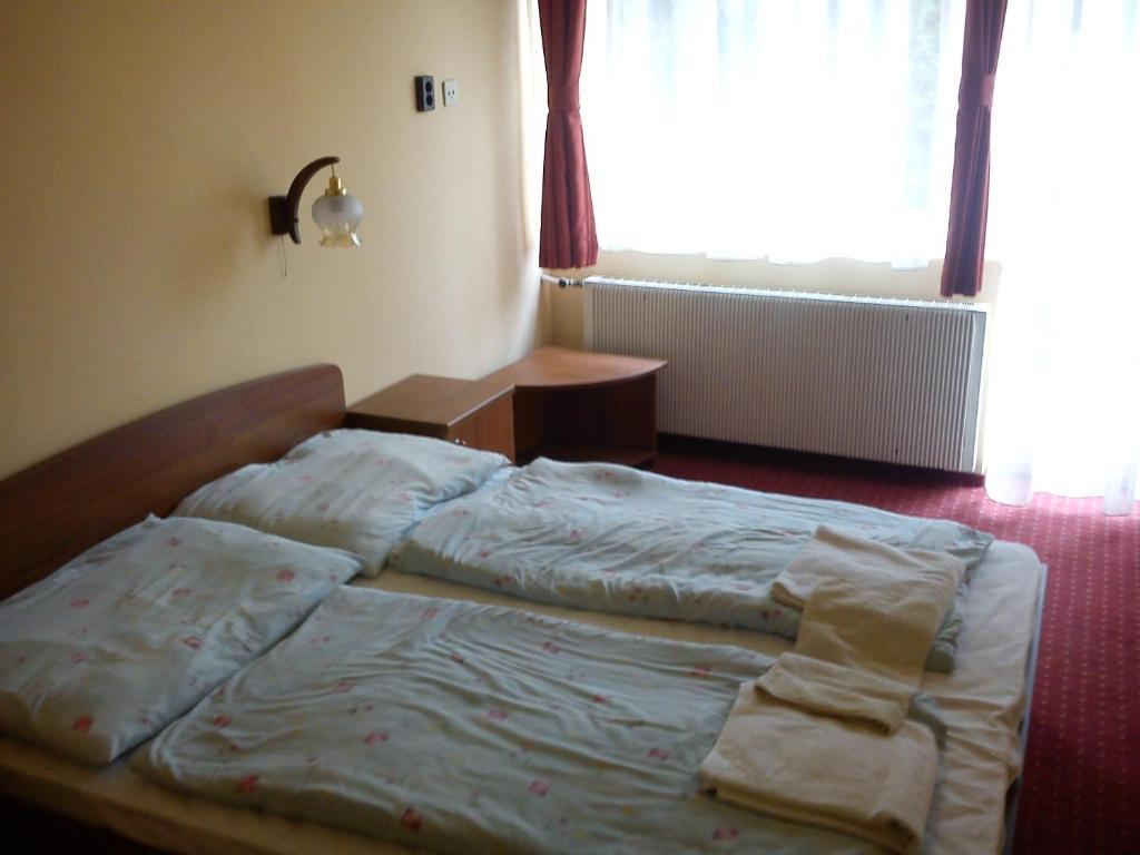 Hotel Family Балатонфельвар Екстер'єр фото